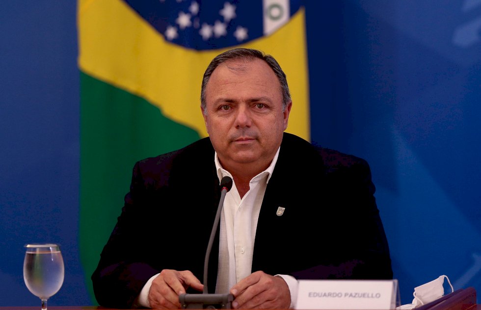 Pazuello diz que segue ministro da Saúde e que Bolsonaro não pediu que entregue o cargo