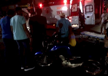 Colisão entre motos deixa duas pessoas feridas no centro de Nova Andradina