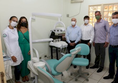 Prefeitura adquire 5 cadeiras de dentista e refrigeradores para todas as ESFs e Farmácia Municipal