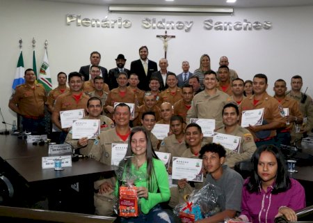 Bombeiros de Nova Andradina são homenageados em Sessão Solene