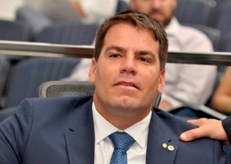 Acuado por denúncias, Contar desiste de debate