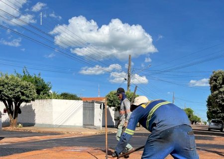 Governo de Nova Andradina executa operação tapa-buraco