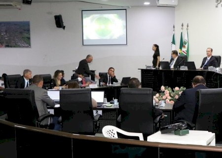 Saúde pauta pedido por capacitação para atendimento a autistas, recursos à atenção básica e estrutura ao laboratório municipal