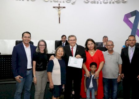 Imortal da Academia de Ciências Contábeis de MS recebe homenagem do legislativo de Nova Andradina