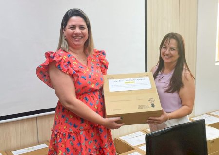 Prefeitura de Nova Andradina fortalece infraestrutura educacional com a entrega de equipamentos de projeção audiovisual