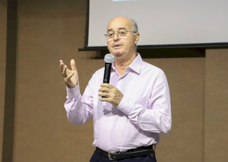 A convite de Gilberto Garcia, o palestrante e consultor do Sebrae/MS, Sílvio Barros, relatou participação do prefeito Gilberto Garcia na missão